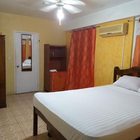 Sea World Vacation Home Roseau Luaran gambar